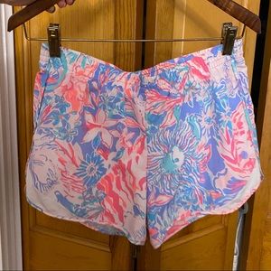 Lilly Pulitzer Luxletic Ocean Trail Shorts 4in